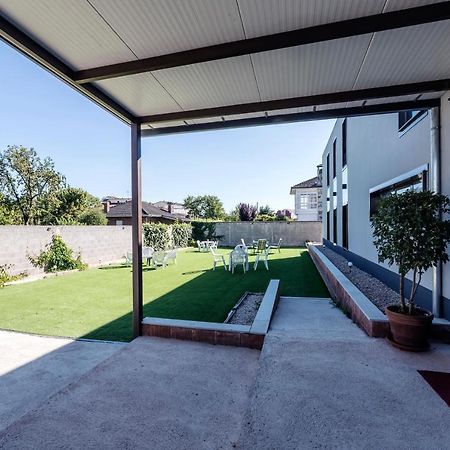 Albergue Santiago 15 Monforte Монфорте-де-Лемос Екстер'єр фото