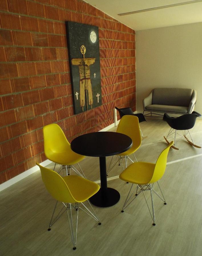Albergue Santiago 15 Monforte Монфорте-де-Лемос Екстер'єр фото